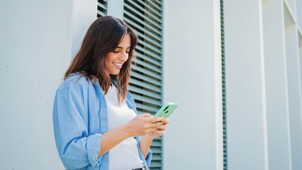 Marketer sending an Rich Communication Services (RCS) message.