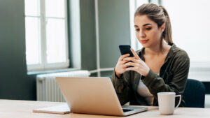 Improving customer experience in financial services with SMS 